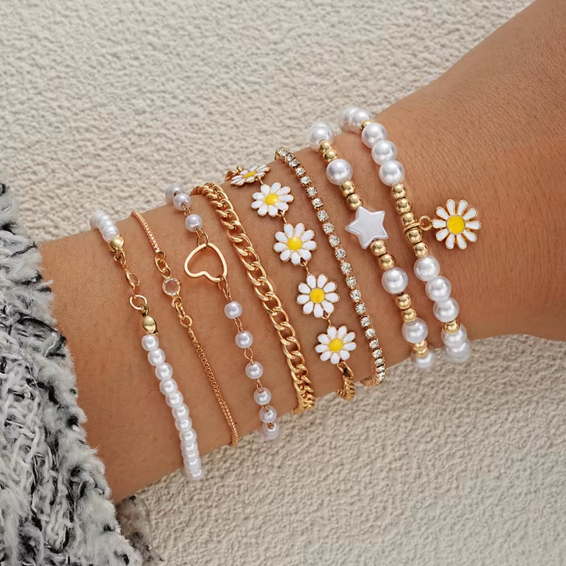 10-Piece Vintage Bohemian Bracelet Set for Women with Daisy Flower Pendant, Beaded Star, Heart, and Pearl Bangles - 2024 Trendy Jewelry Gift